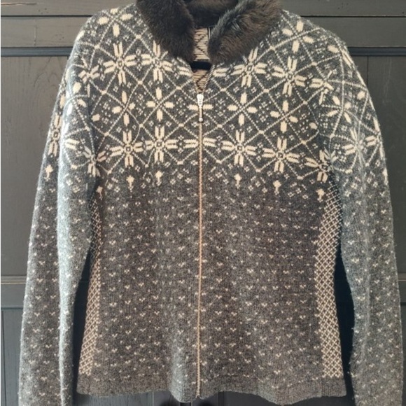 Women’s Maurices Gray Lambswool Cardigan Zip Sweater Sz Medium - Picture 1 of 3